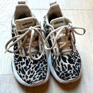 Girls Adidas Racer TR21 - Leopard animal print
Size - US 12k